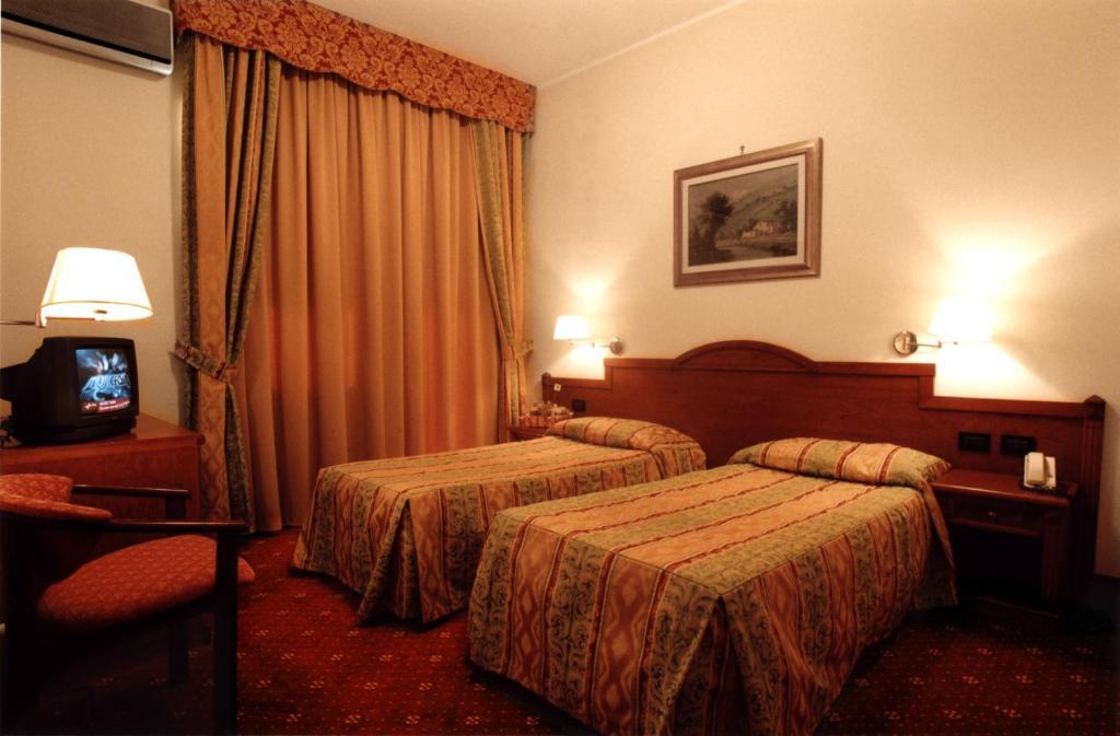 Hotel Cinzia Ristorante Christian E Manuel Vercelli Værelse billede