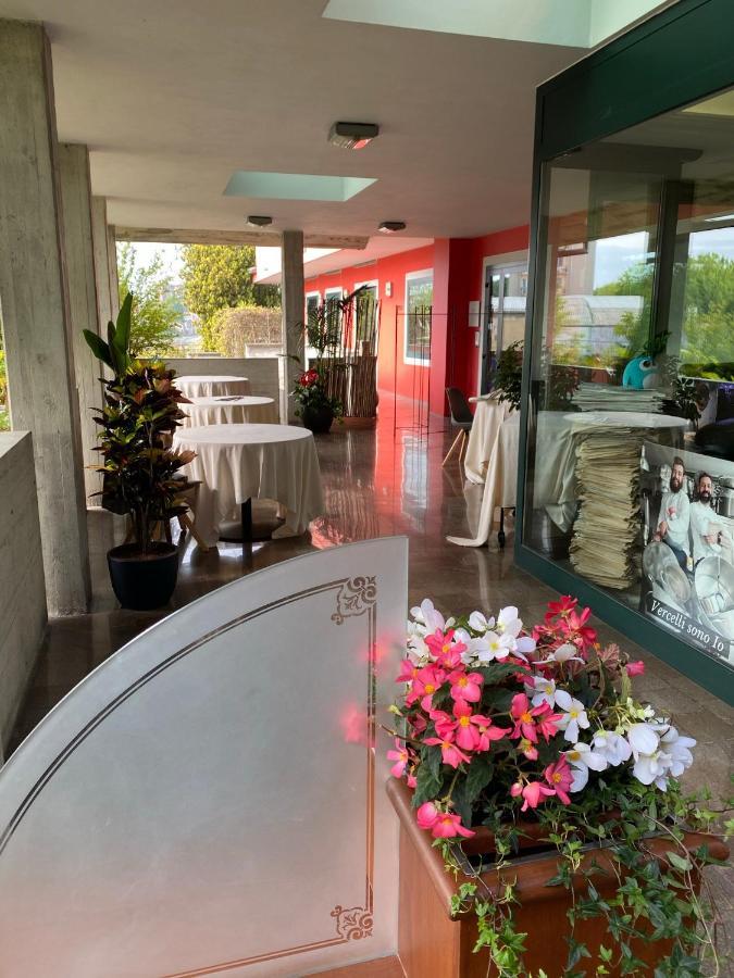 Hotel Cinzia Ristorante Christian E Manuel Vercelli Eksteriør billede